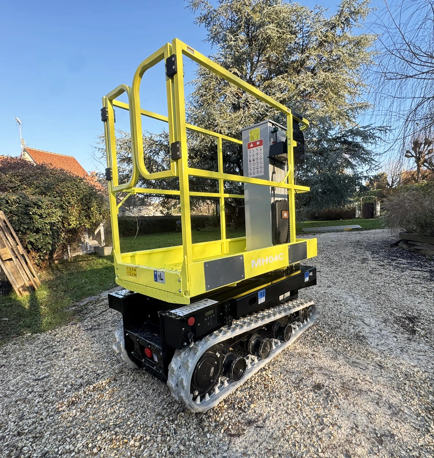 Nacelle sur chenilles professionnelle Zentrax Microlev 400 - Vue en extérieur